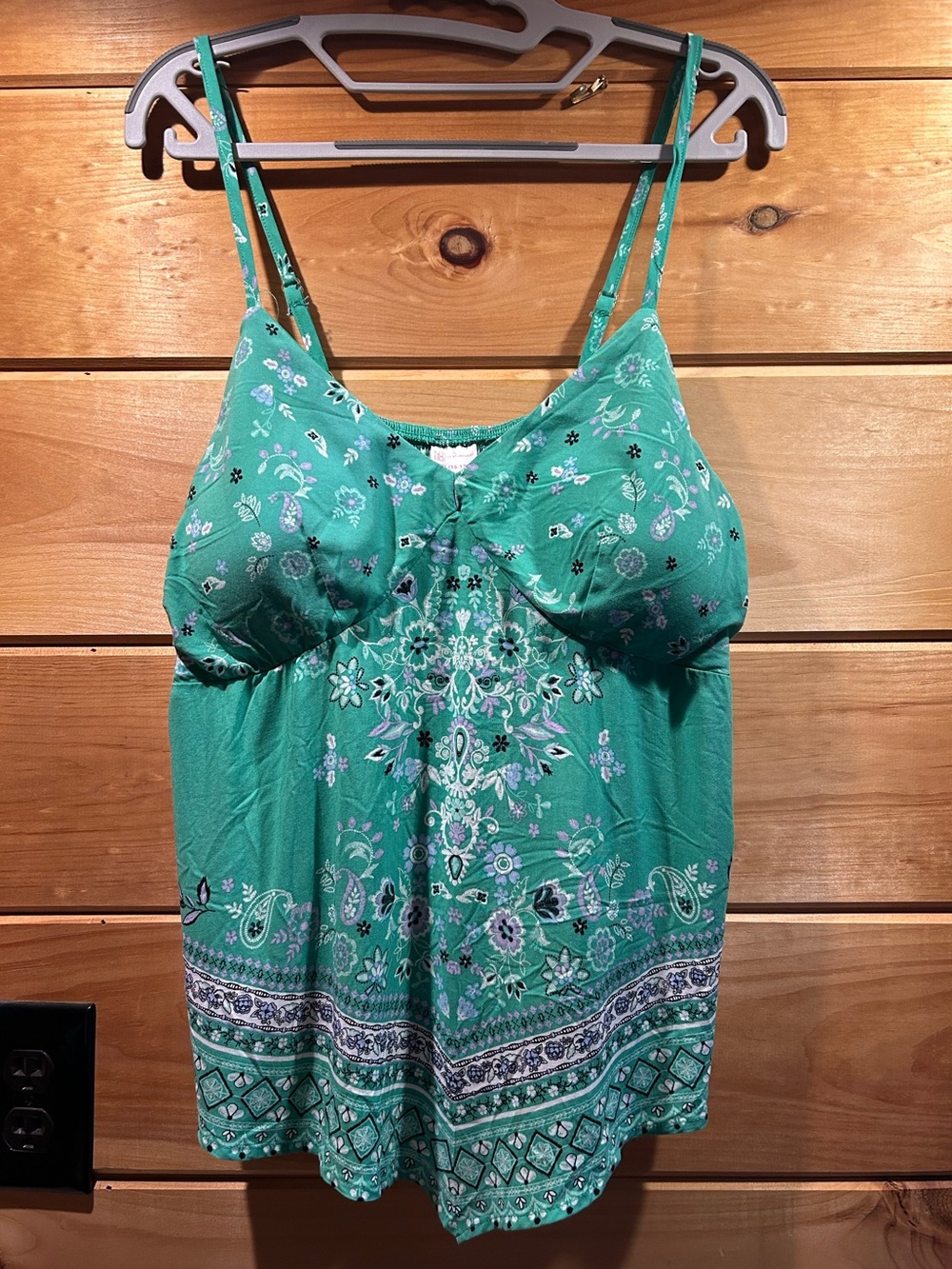 Women’s No Boundaries Handkerchief Hem Tank Top NWT